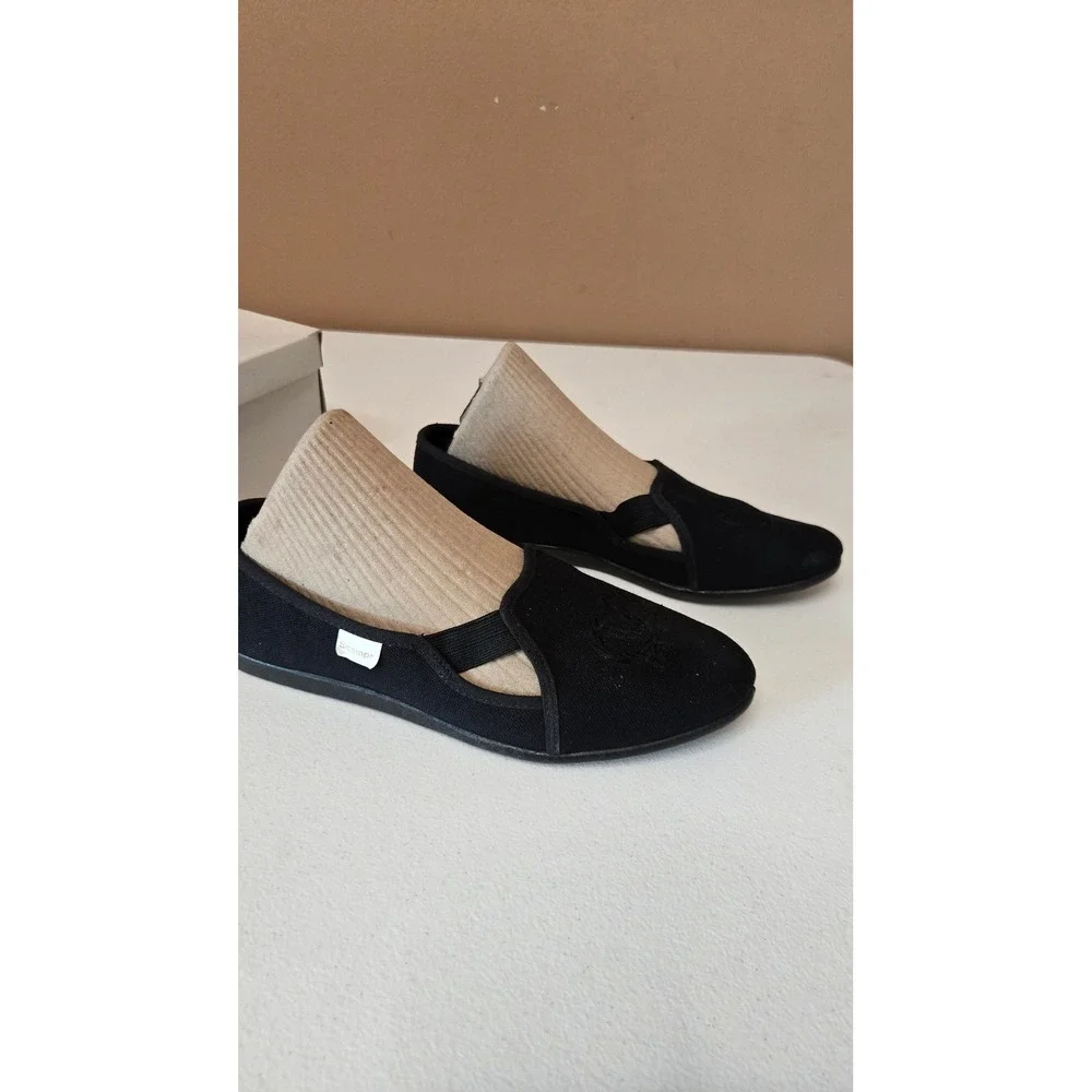 Vintage Scamps Black Canvas Slip On Loafers Flats Embroidered Women 6.5  NEW‎